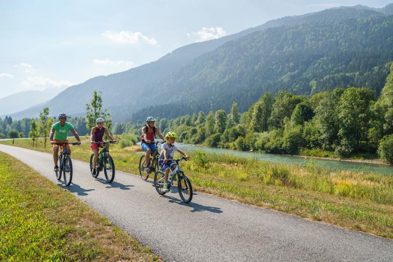 00000020923_Genussradeln-Familie-Gailtalradweg-R3-c-nassfeld-at_tinefoto-com_nassfeld_Martin-Steinthaler